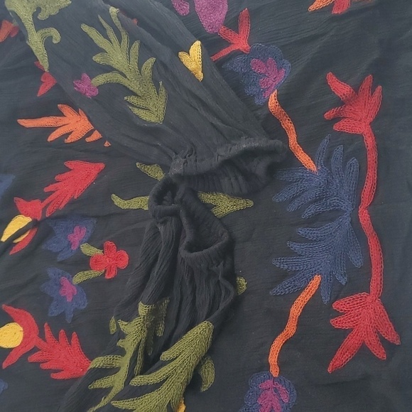Chelsea & Theodore Rayon Embroidered Blouse Large - Picture 9 of 10